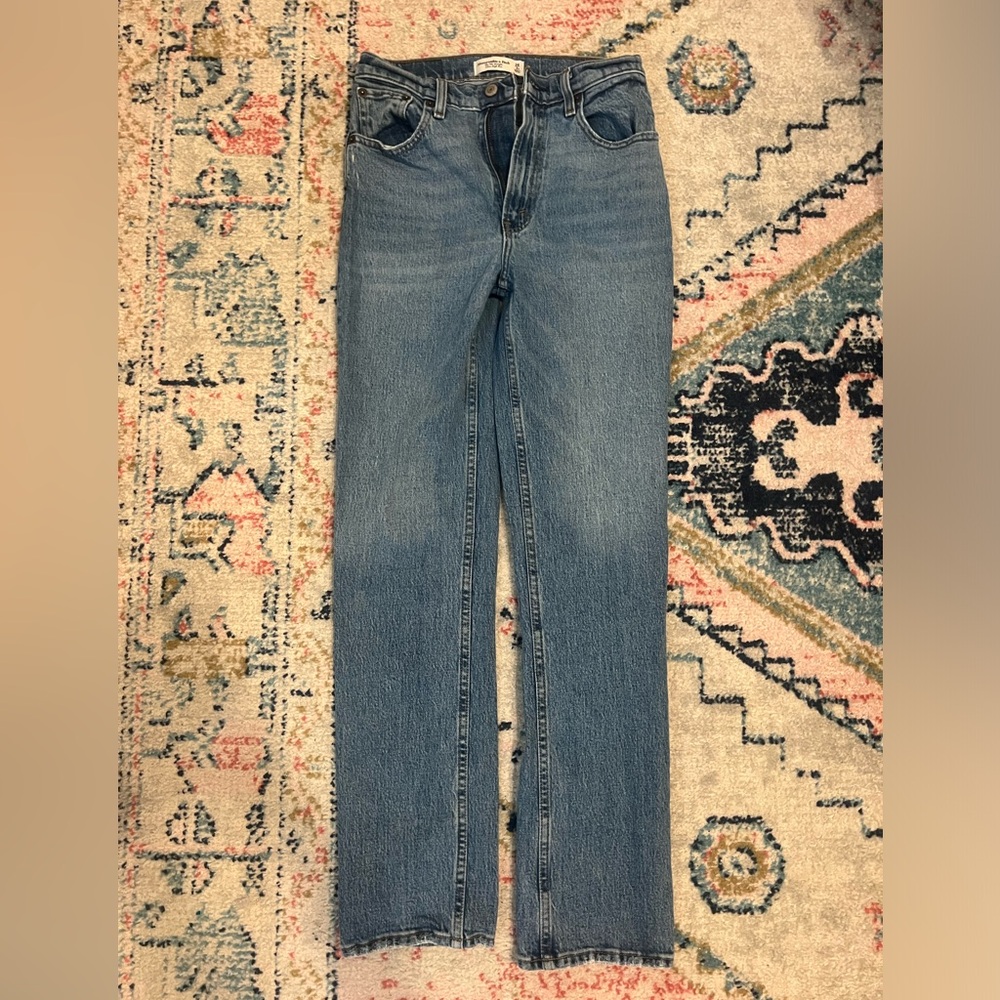 Abercrombie & Fitch 90’s Straight Ultra High Rise 26R